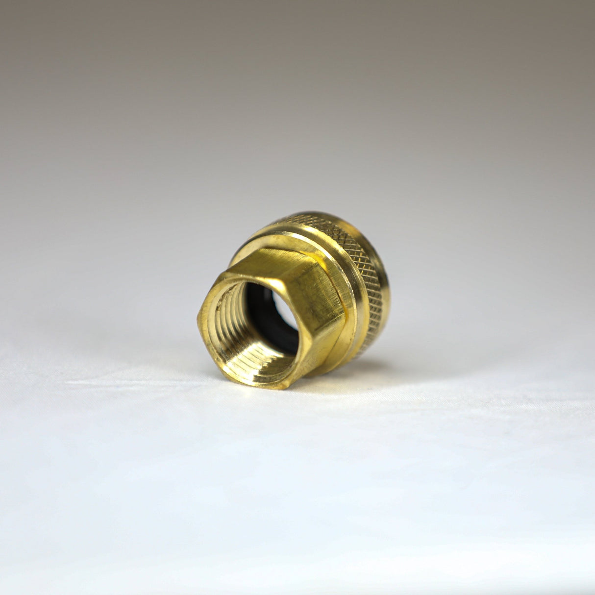 1/2" FNPT x FGH Swivel Inlet - Tucker® USA#