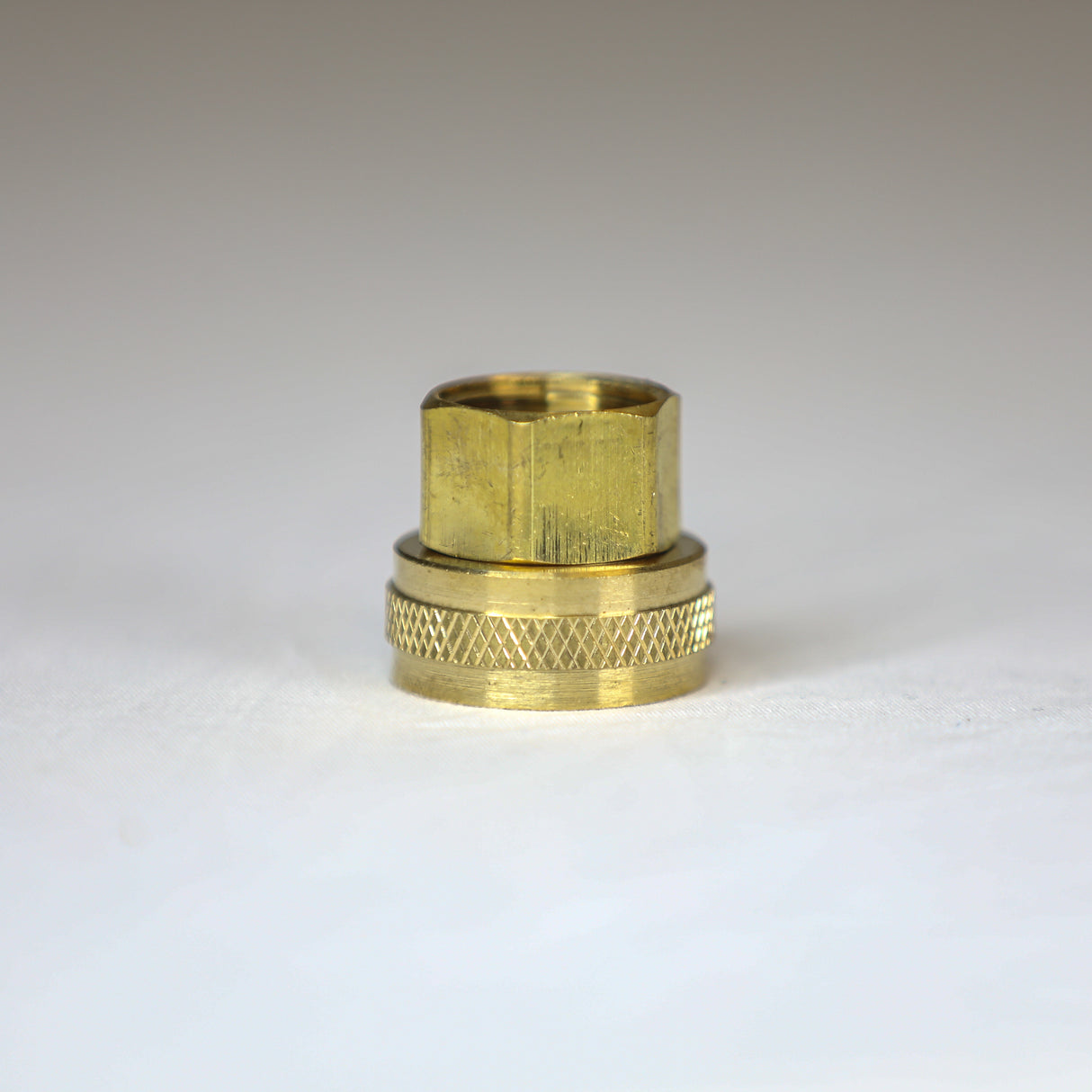 1/2" FNPT x FGH Swivel Inlet